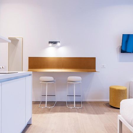 Easyhomes-City Centre Suites Мілан Екстер'єр фото