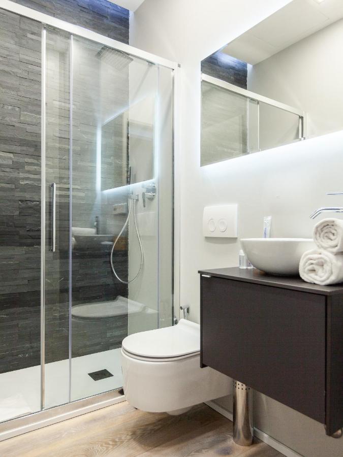 Easyhomes-City Centre Suites Мілан Екстер'єр фото