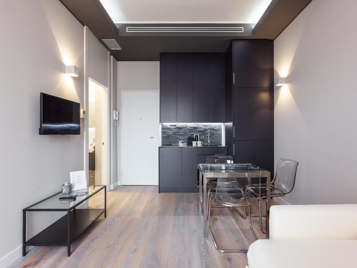 Easyhomes-City Centre Suites Мілан Екстер'єр фото