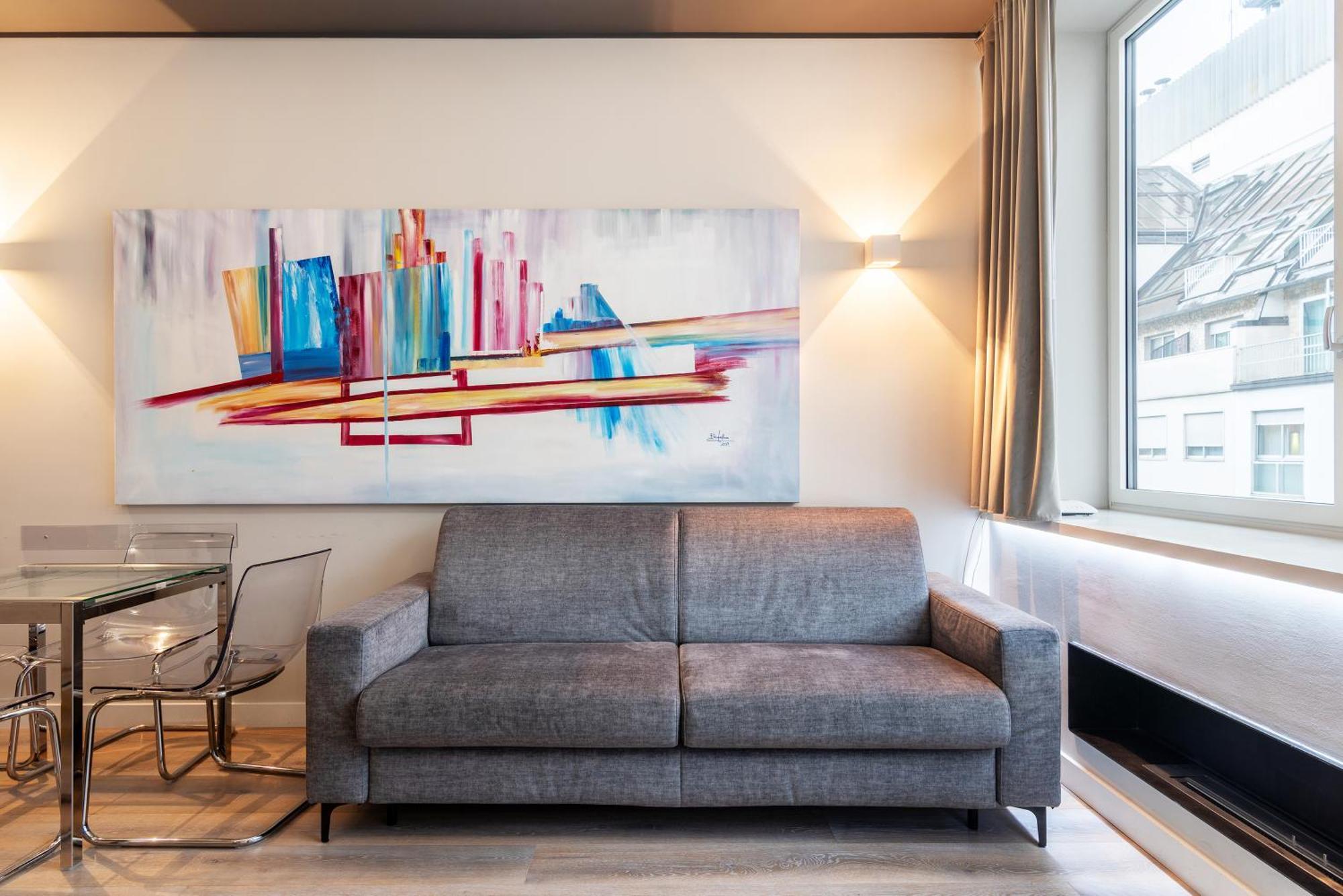 Easyhomes-City Centre Suites Мілан Екстер'єр фото