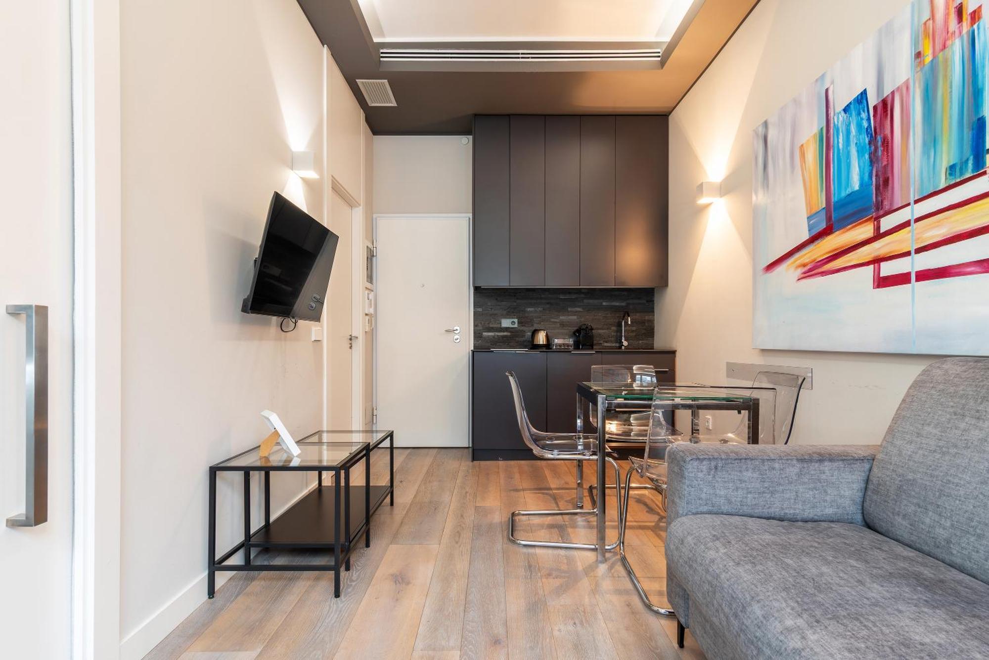 Easyhomes-City Centre Suites Мілан Екстер'єр фото